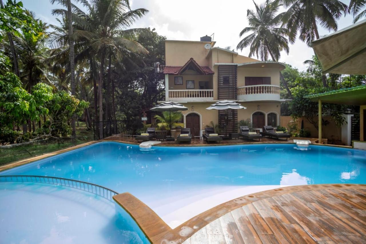 Holiday Goa Hotel Arpora Buitenkant foto