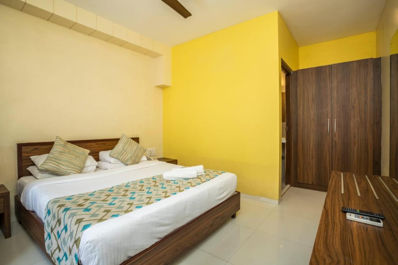 Holiday Goa Hotel Arpora Buitenkant foto