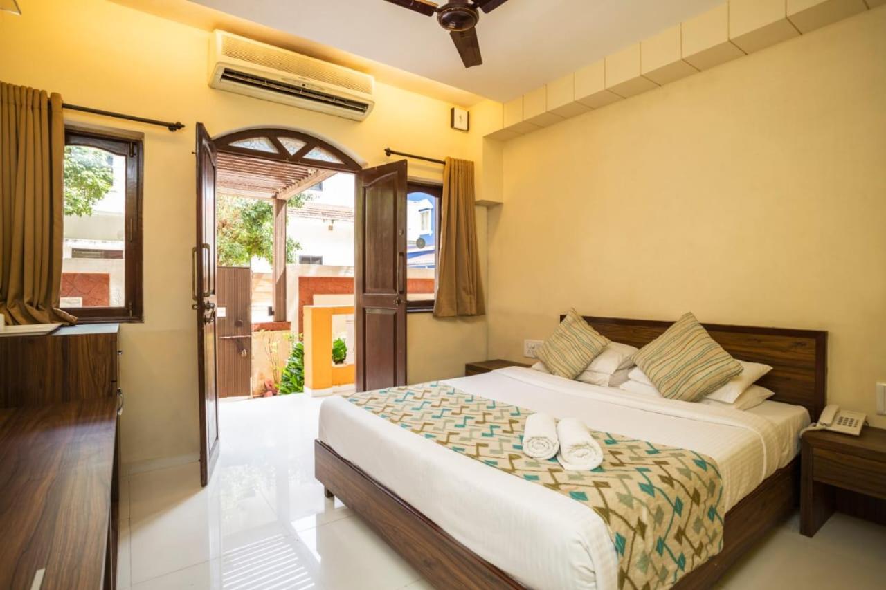 Holiday Goa Hotel Arpora Buitenkant foto