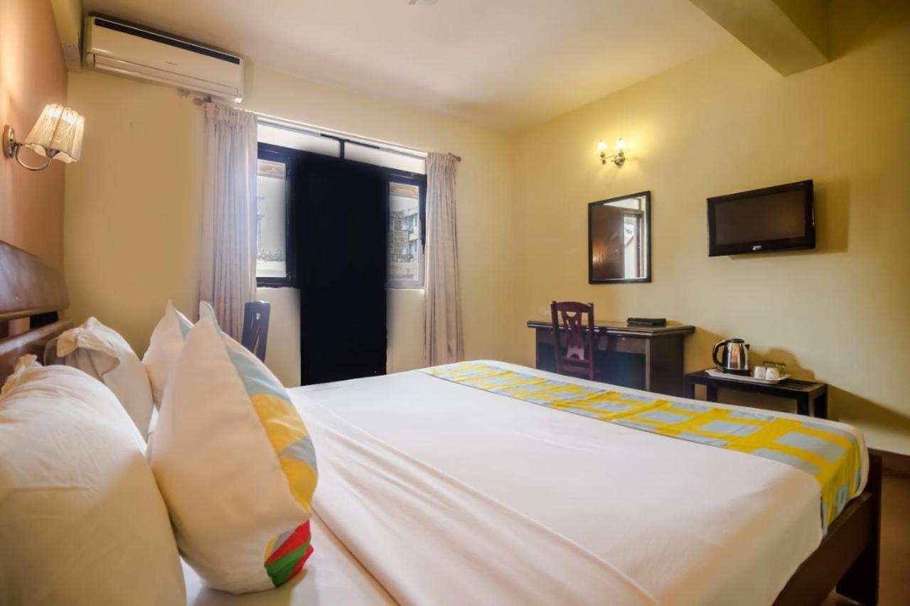 Holiday Goa Hotel Arpora Buitenkant foto